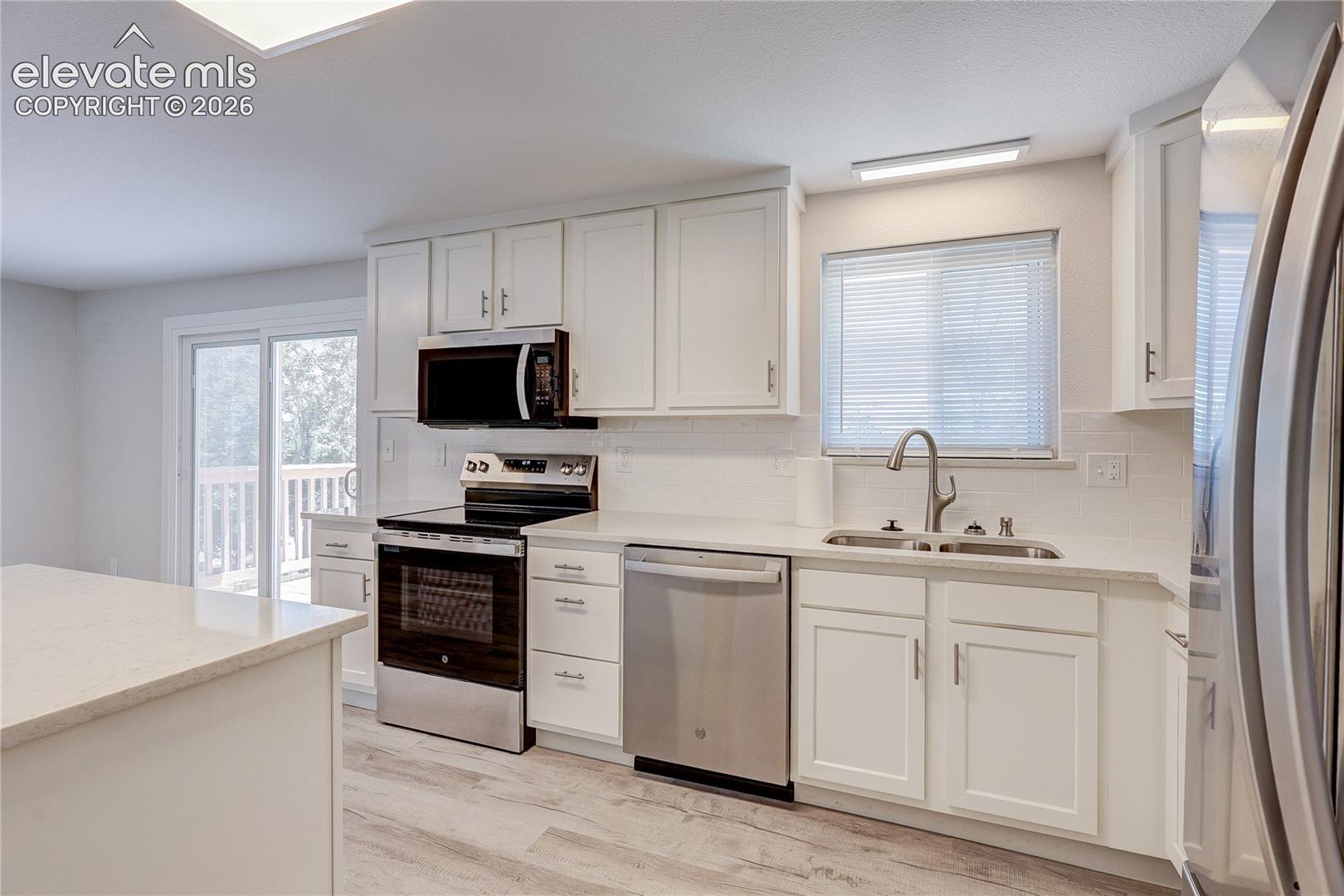 Listing photo 34 for 3100 S Dale Court