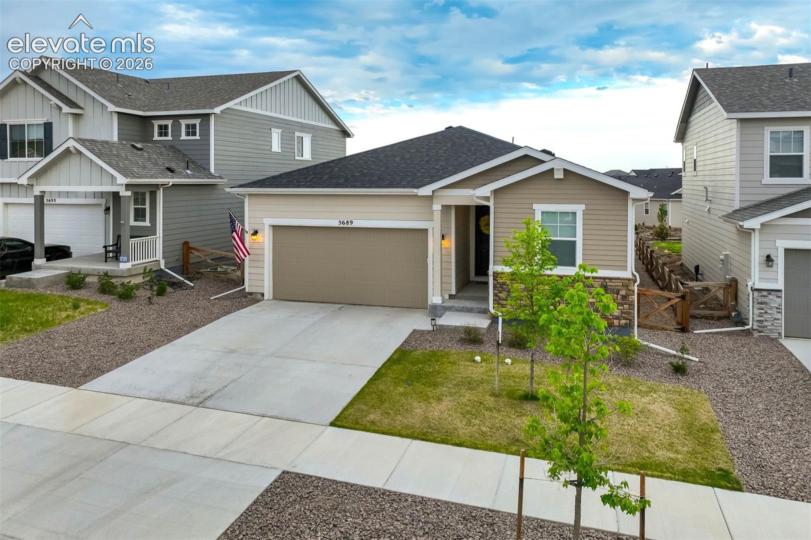 5689 Mammoth Lane, photo 2