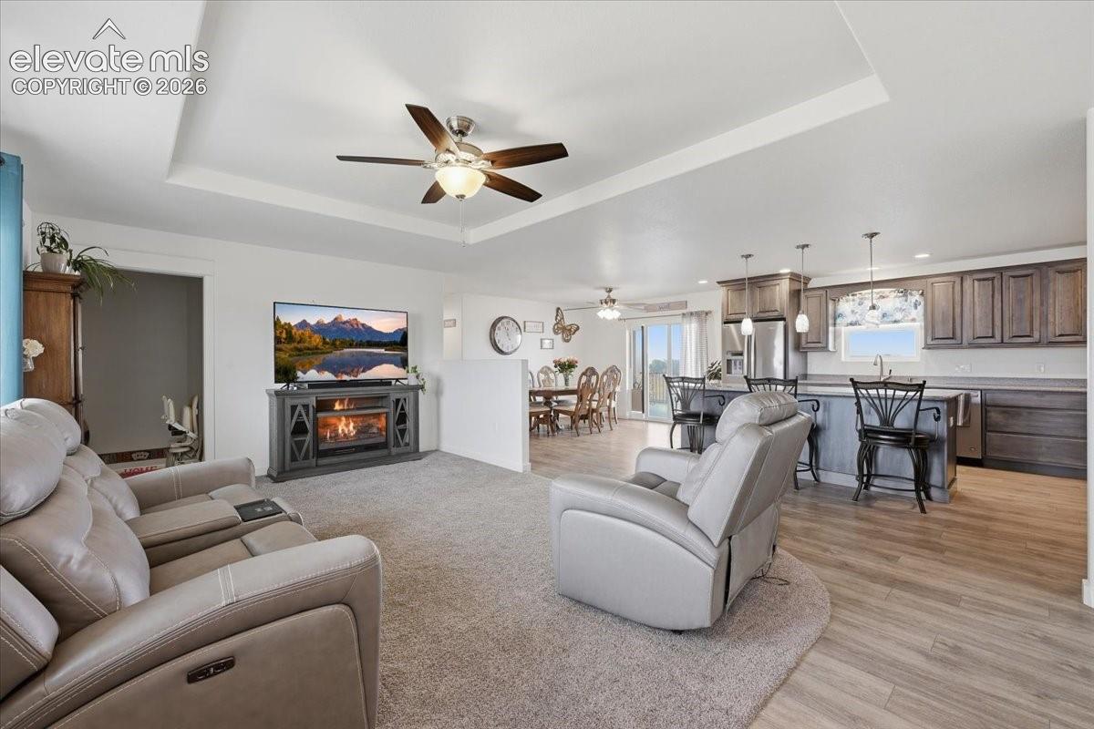 Listing photo 14 for 1516 N Platteville Boulevard