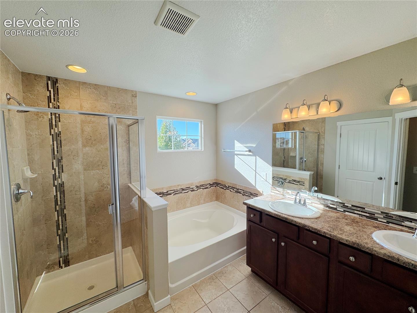 Listing photo 33 for 7961 Sandsmere Drive