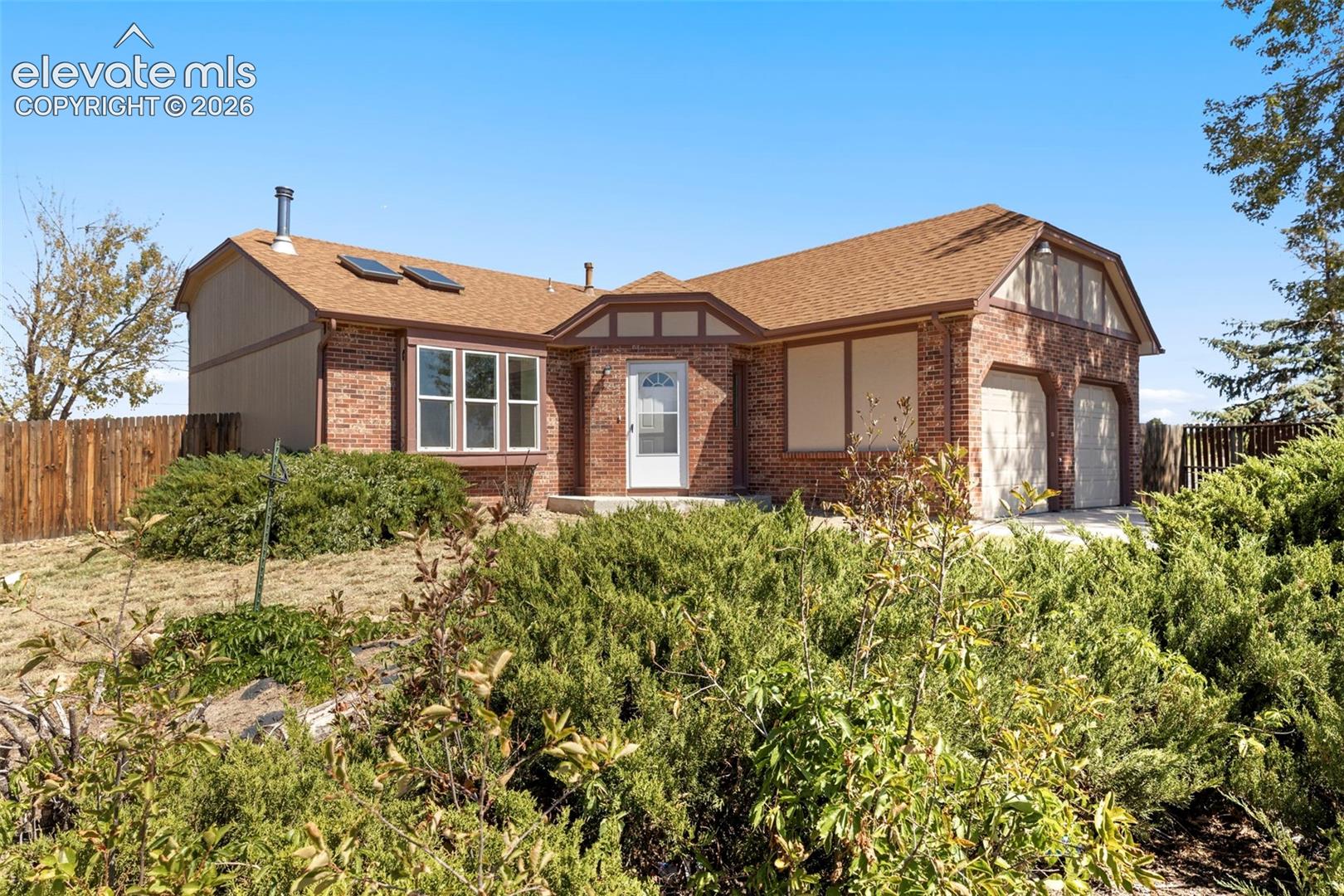 Listing photo 2 for 4537 Fenton Road