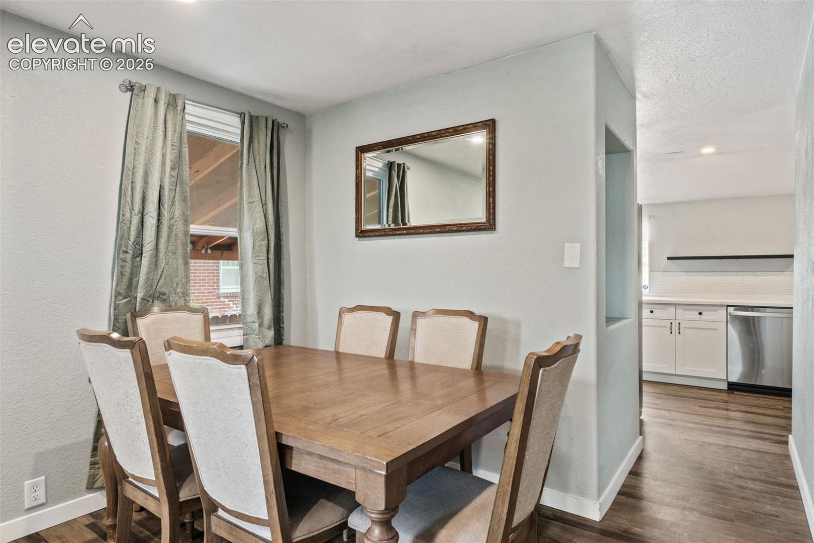 Listing photo 13 for 1726 E Evans Avenue