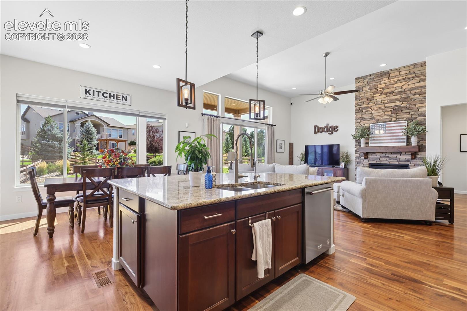 Listing photo 15 for 12794 Pensador Drive
