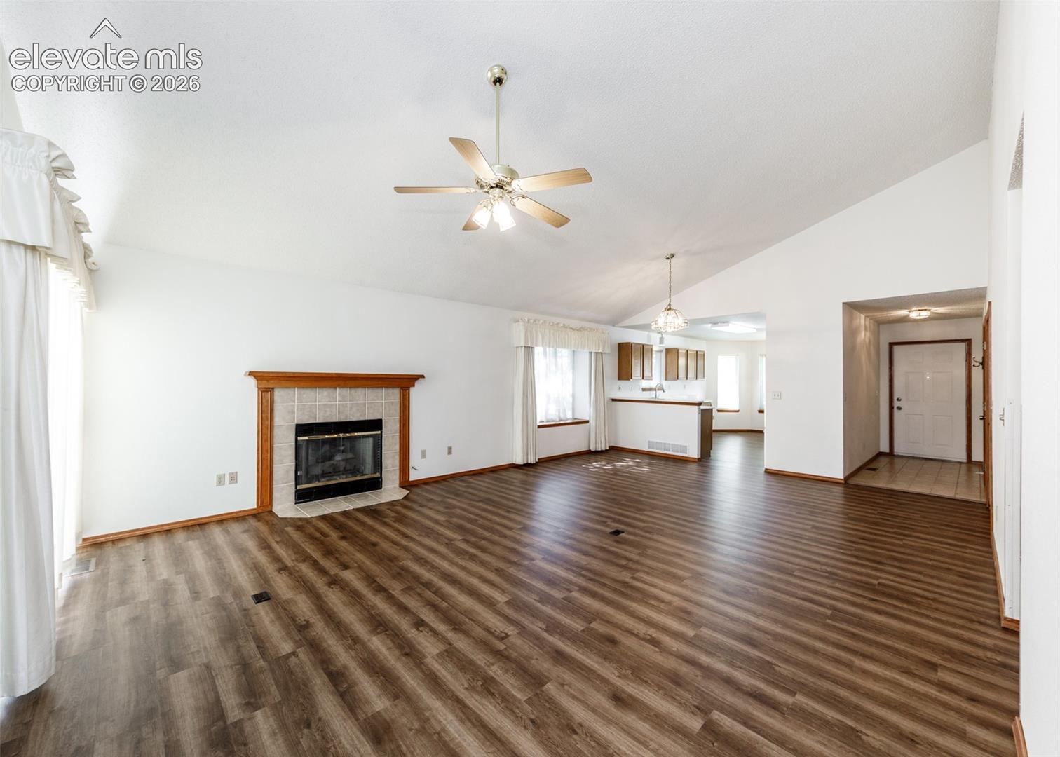 Listing photo 10 for 8161 Scarborough Drive