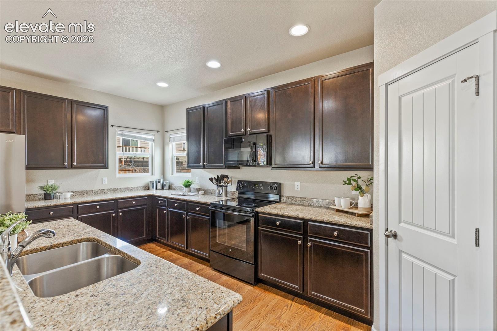 Listing photo 15 for 10830 Scenic Brush Drive