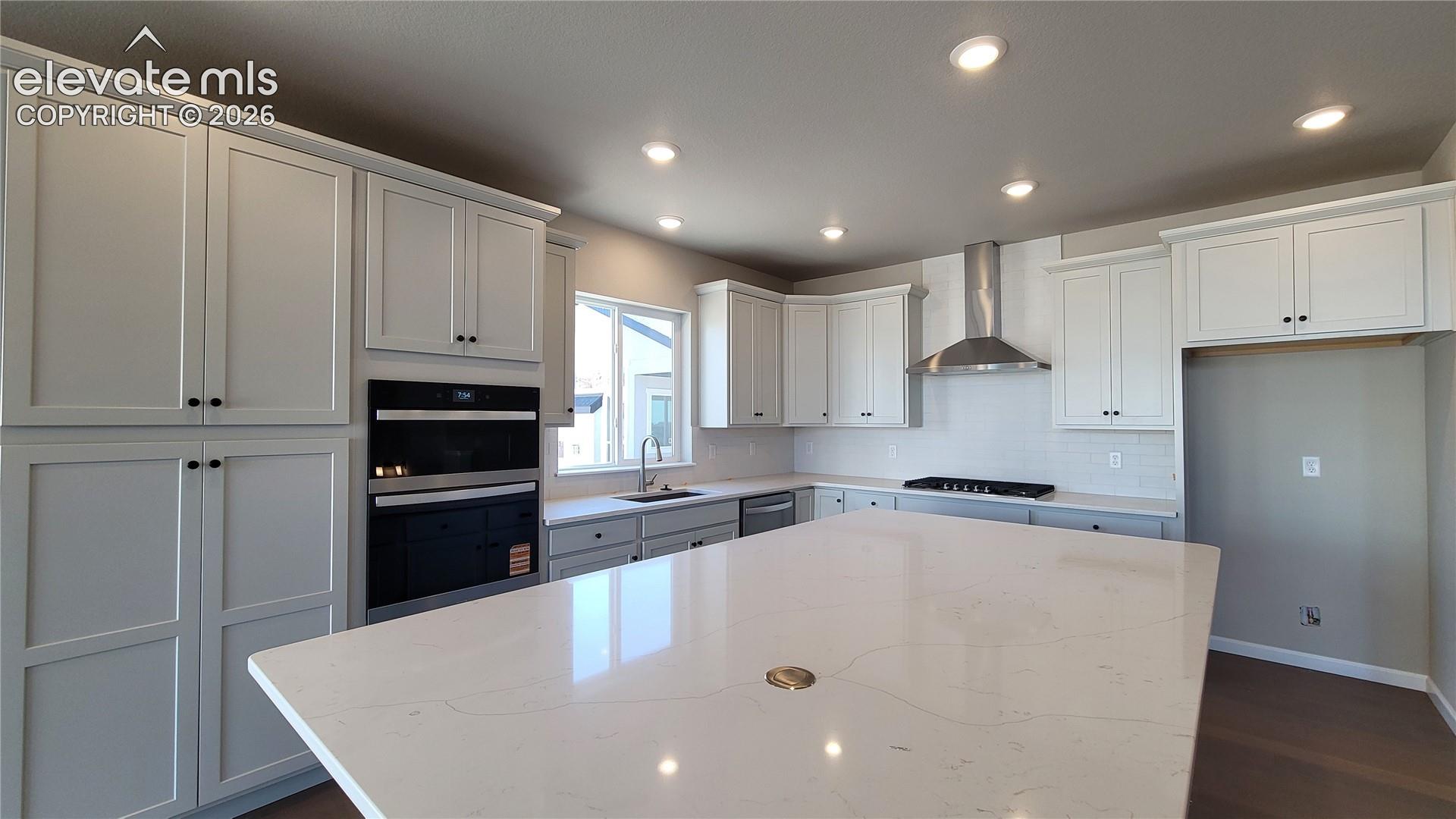 Listing photo 6 for 6646 Miro Lane