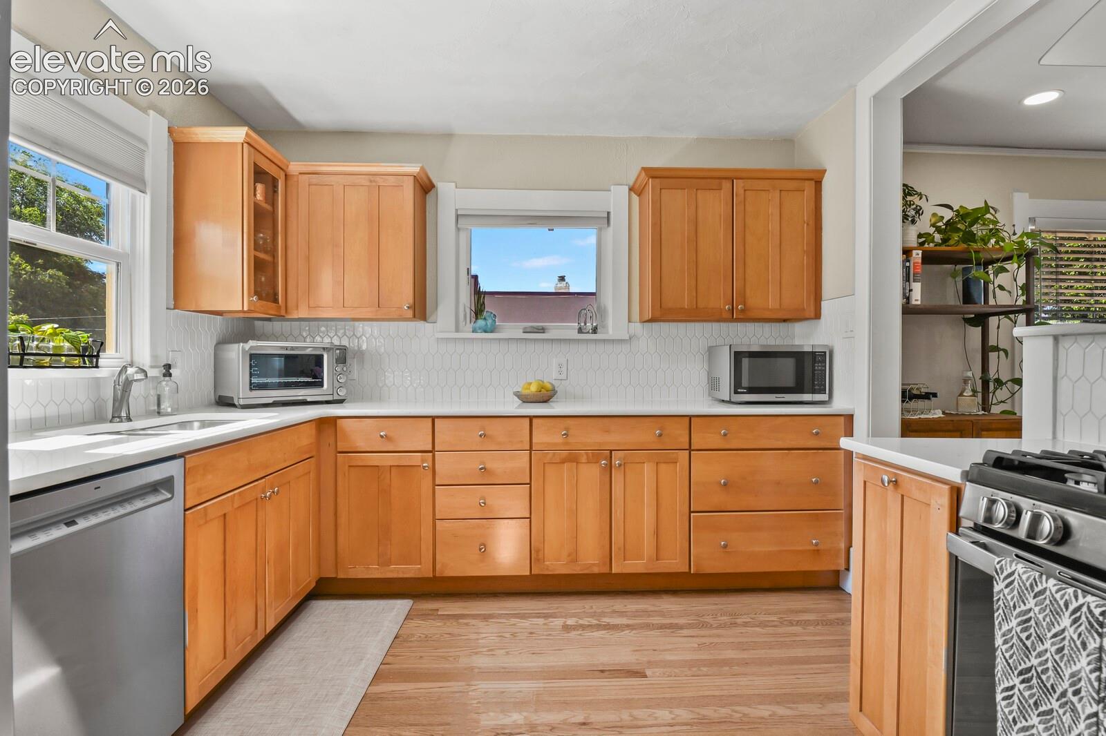 Listing photo 18 for 1507 N El Paso Street