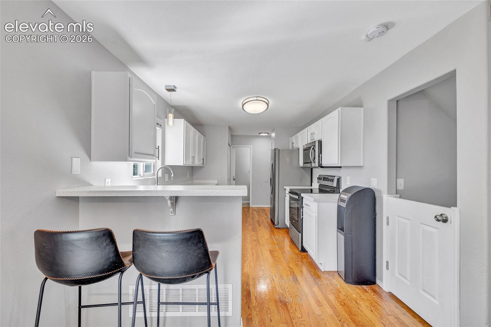 Listing photo 13 for 1204 White Stone Way
