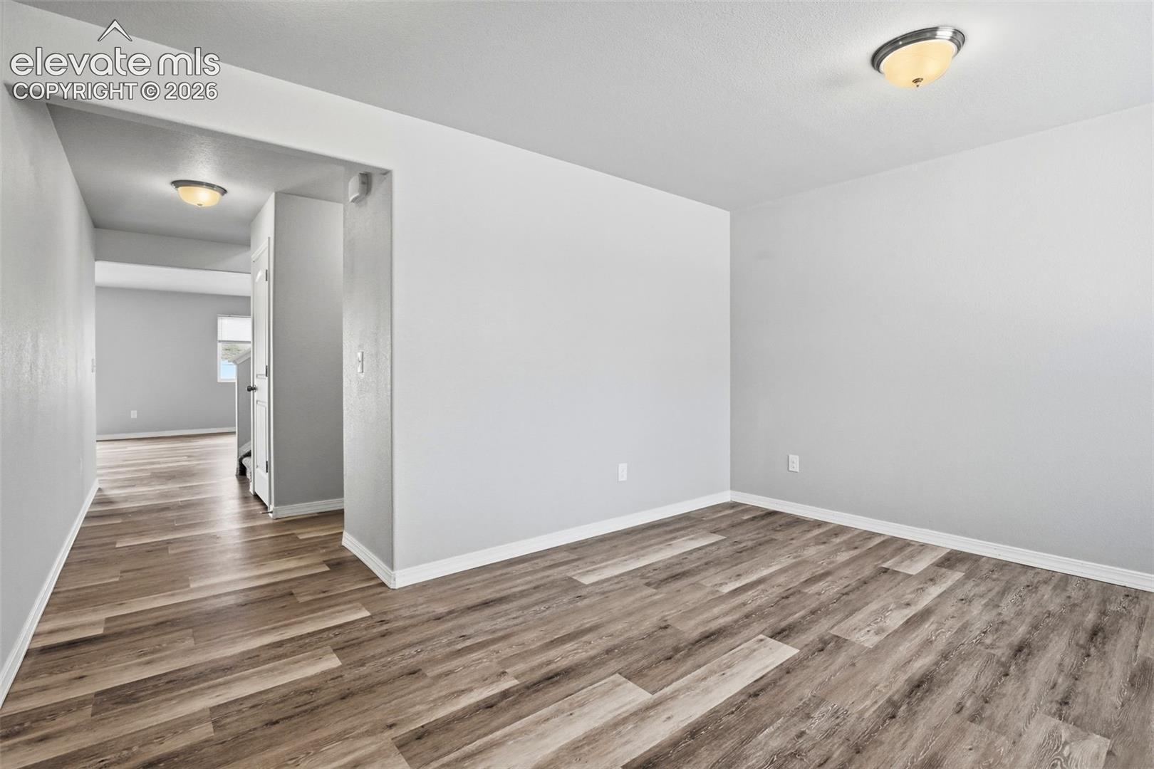 Listing photo 3 for 10725 Traders Parkway