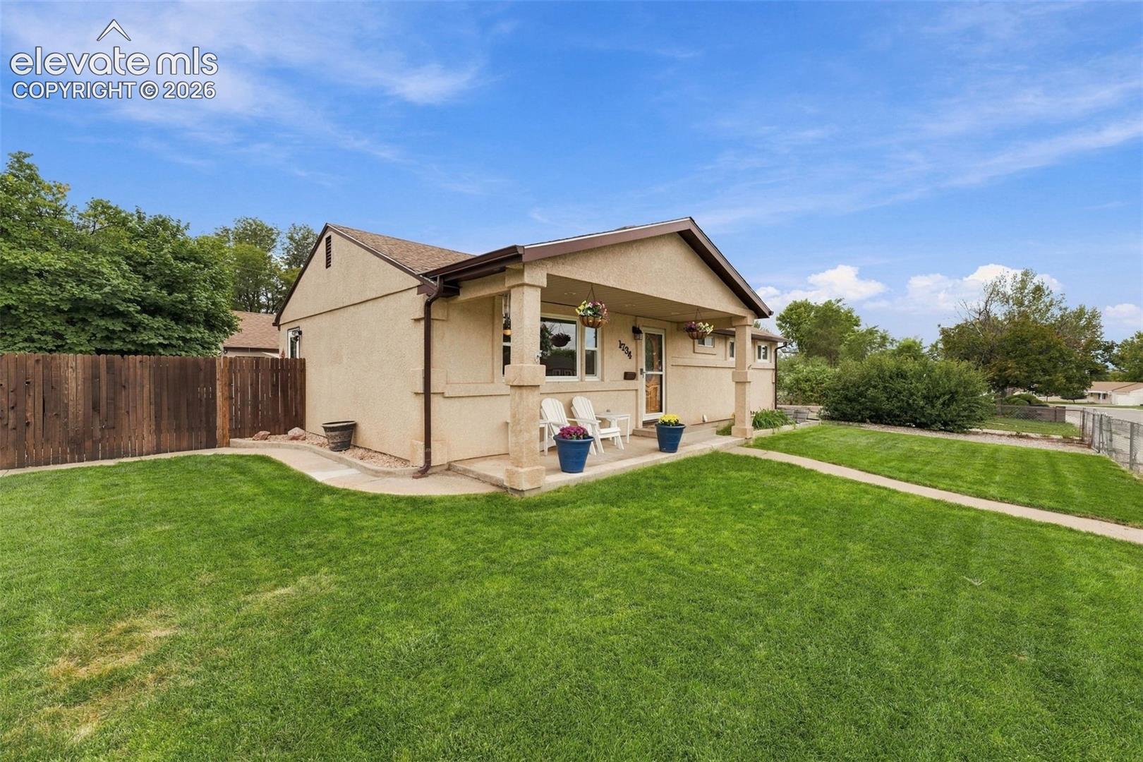 Listing photo 4 for 1734 Comanche Road
