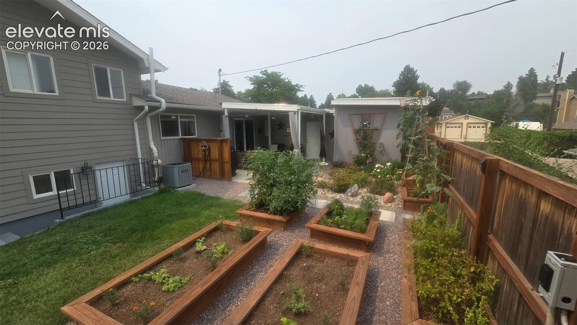 601 Crestridge Avenue, photo 33