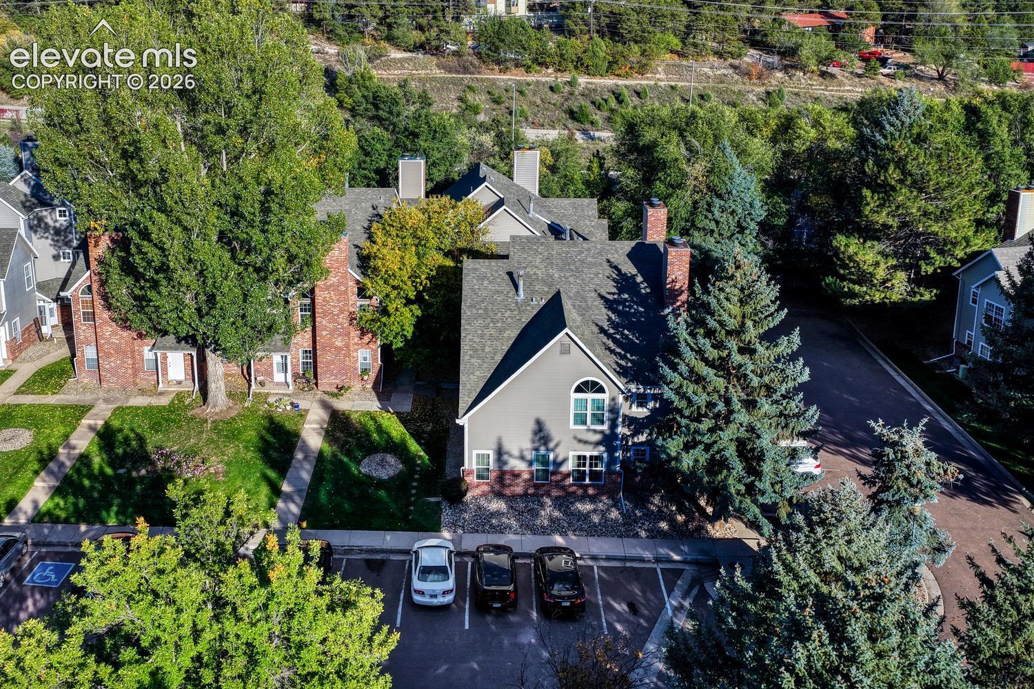 Listing photo 15 for 2121 Troy Court