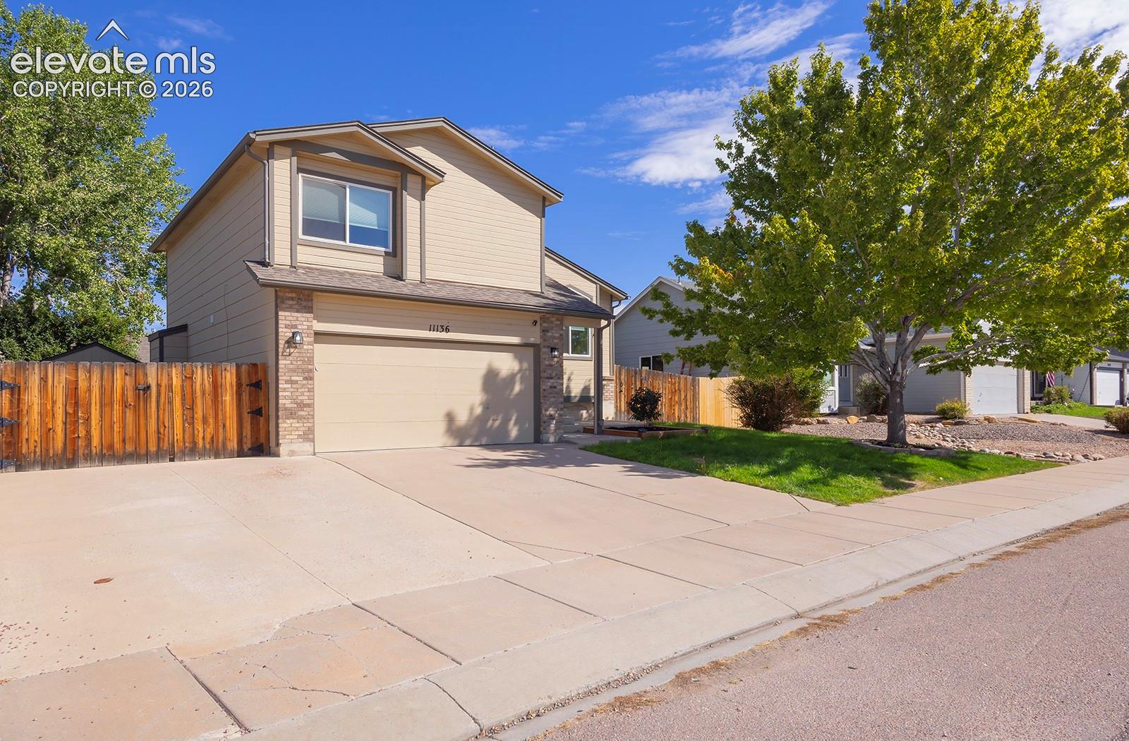 Listing photo 2 for 11136 Berry Farm Road