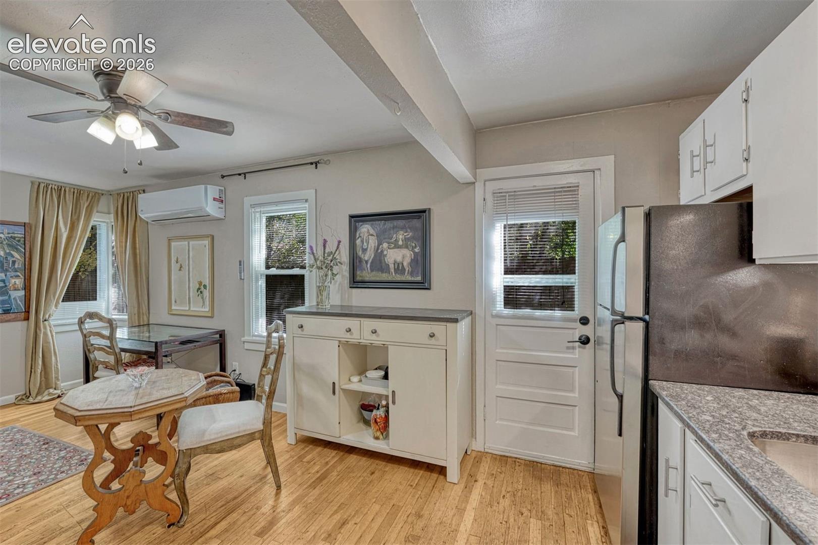 Listing photo 8 for 1725 W Cucharras Street