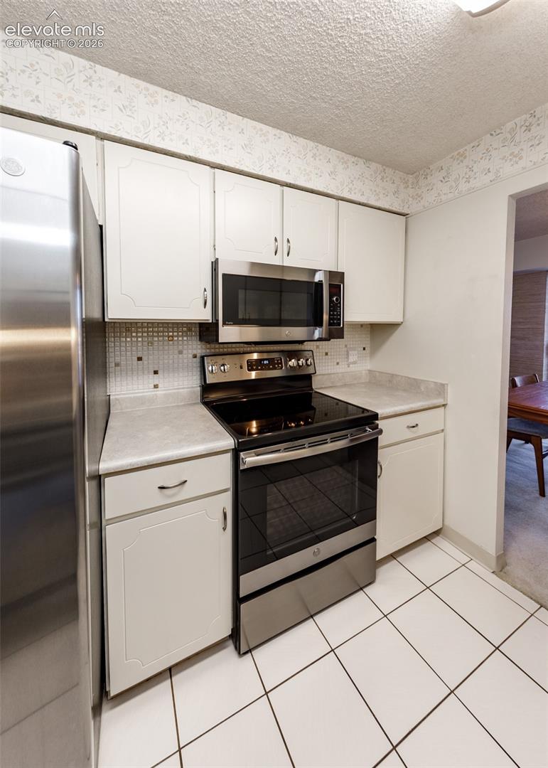 411 Lakewood Circle, photo 14