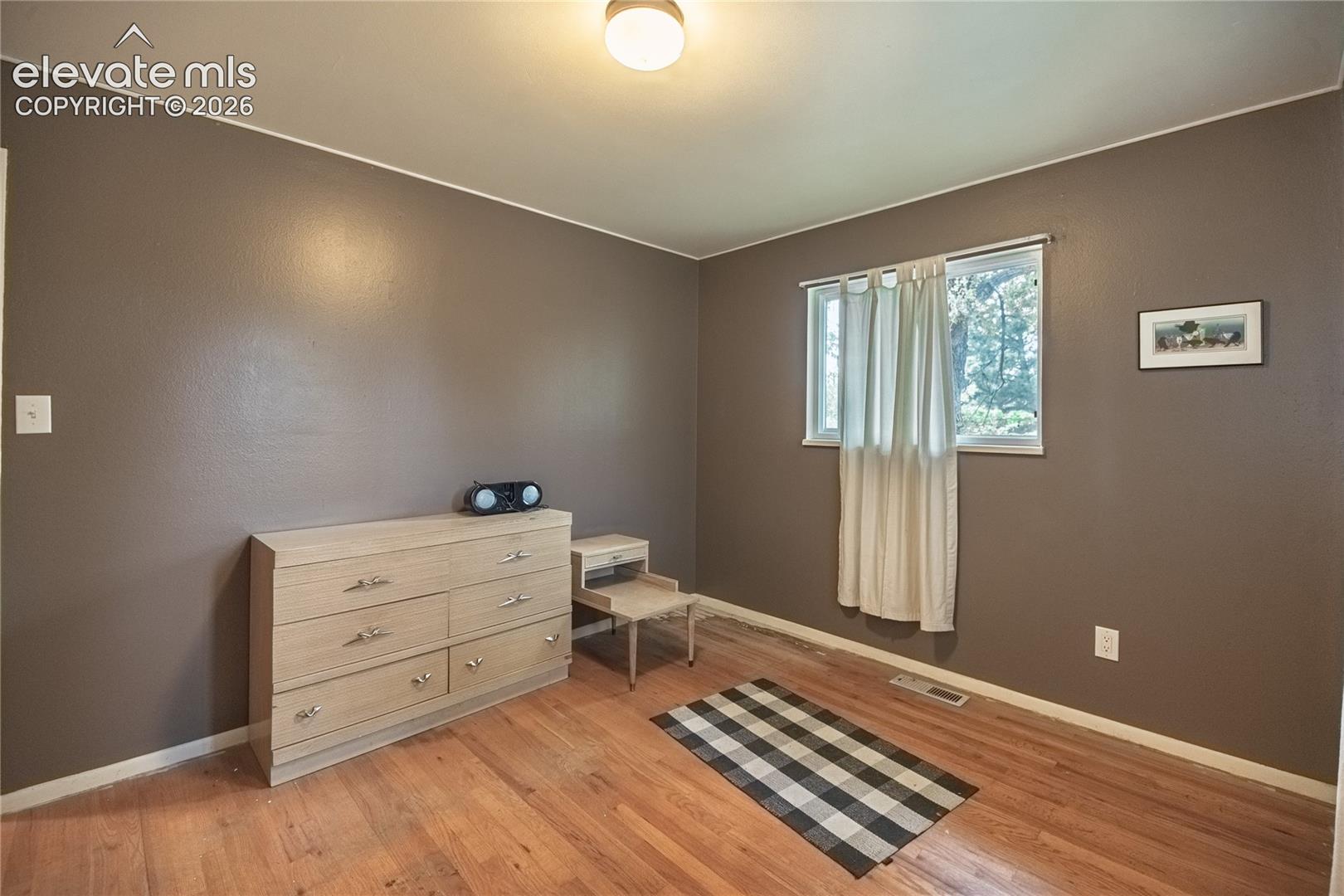 Listing photo 23 for 2512 E La Salle Street