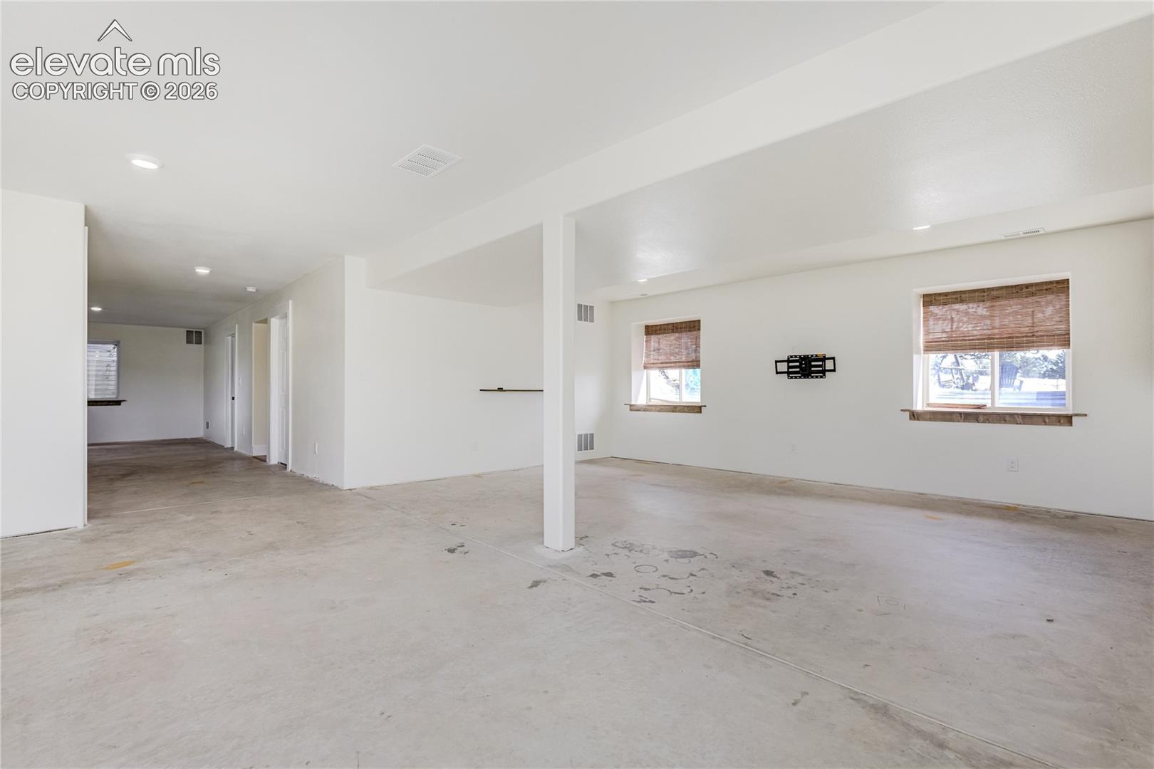 Listing photo 30 for 17650 Fremont Fort Drive