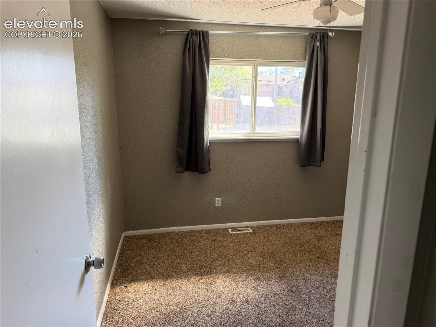 1227 Royale Drive, photo 9