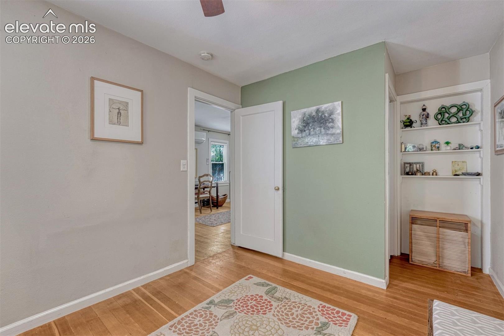 Listing photo 12 for 1725 W Cucharras Street