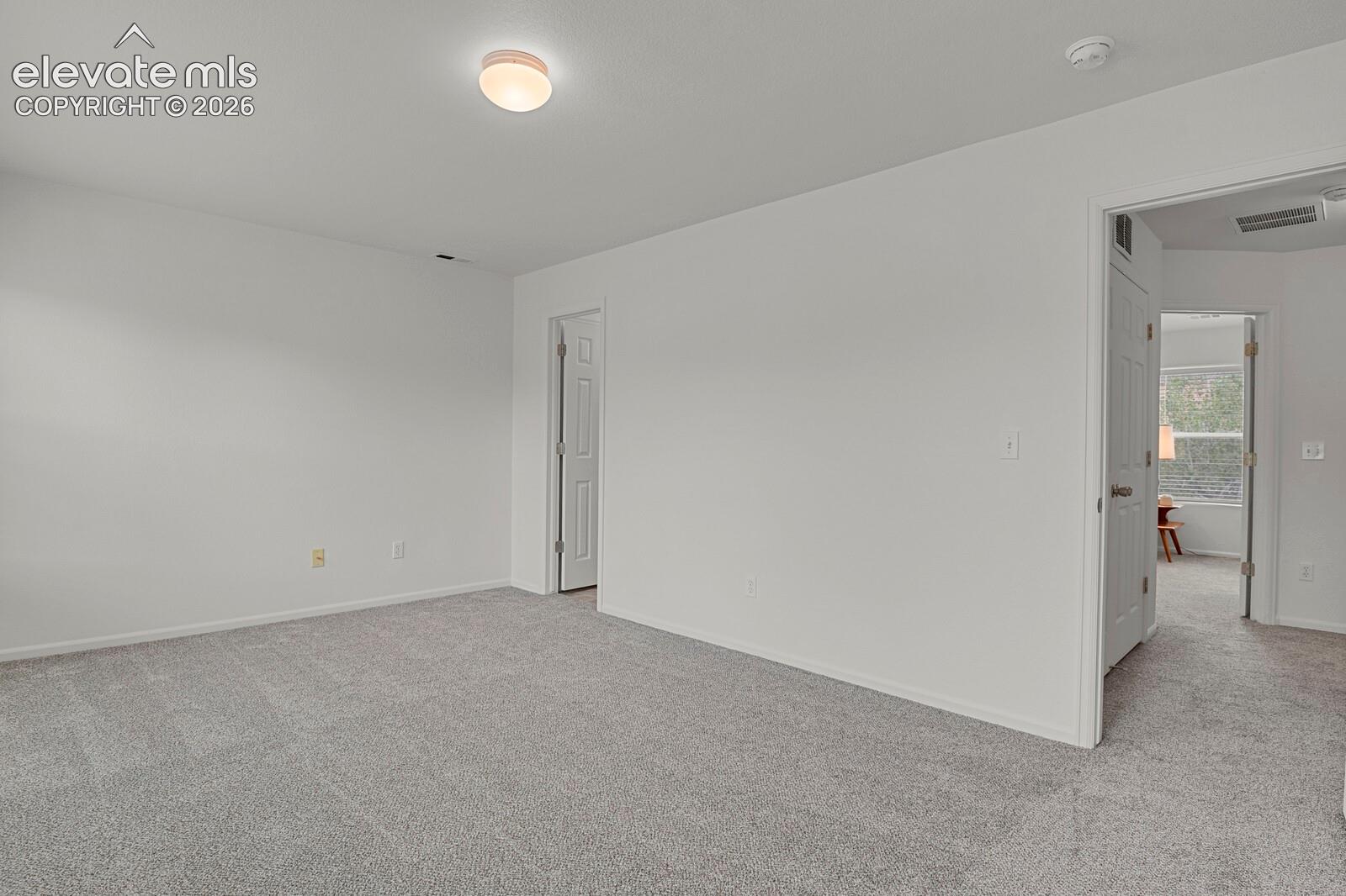 Listing photo 32 for 7770 Sandy Springs Point