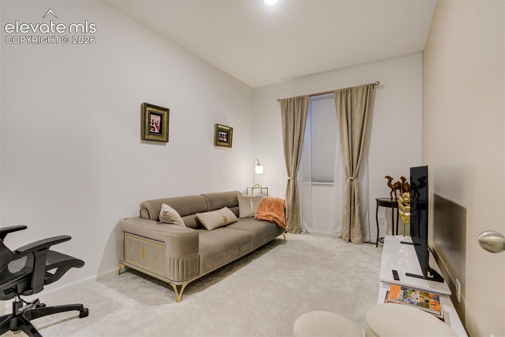5689 Mammoth Lane, photo 19