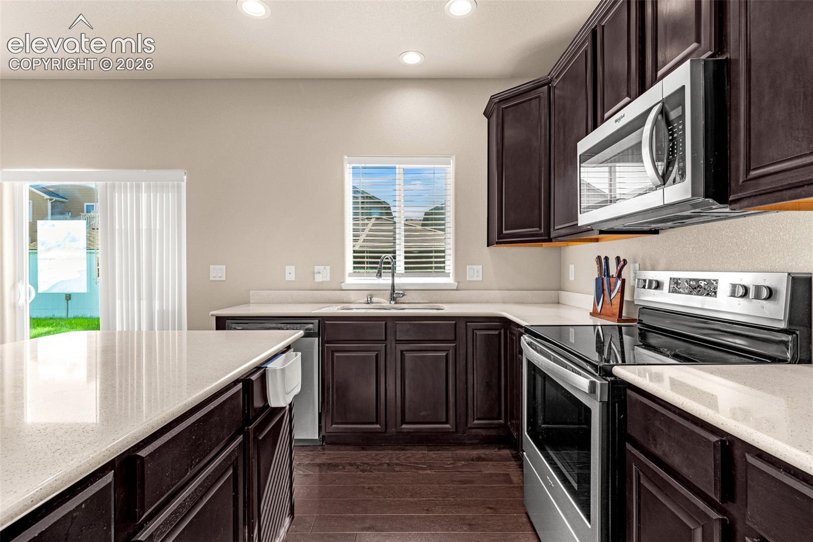 Listing photo 12 for 6607 Lamine Drive