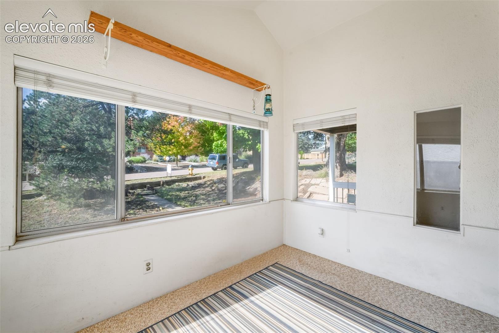 Listing photo 21 for 3326 W Kiowa Street