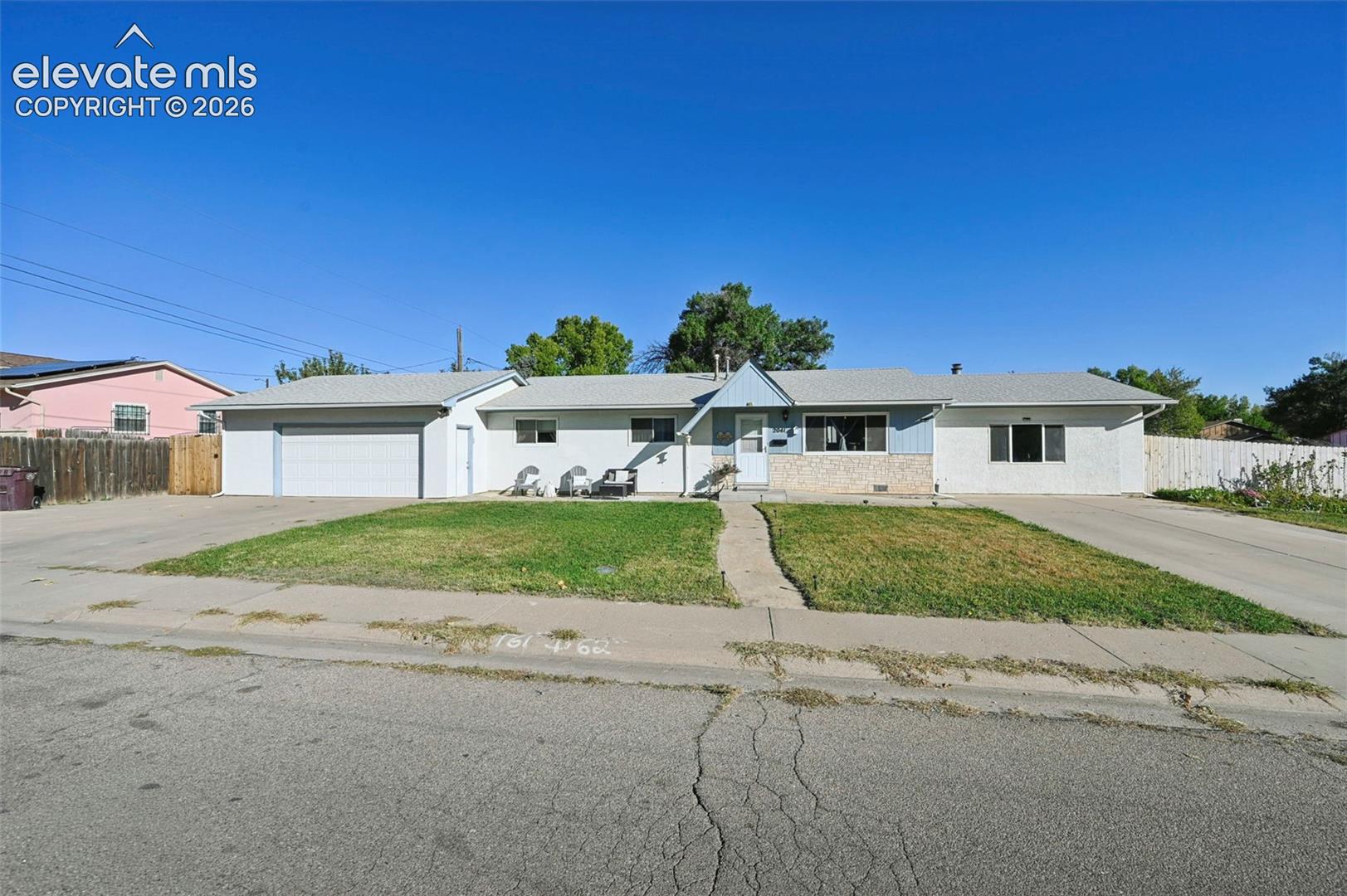 2041 Vinewood Lane — listing photo