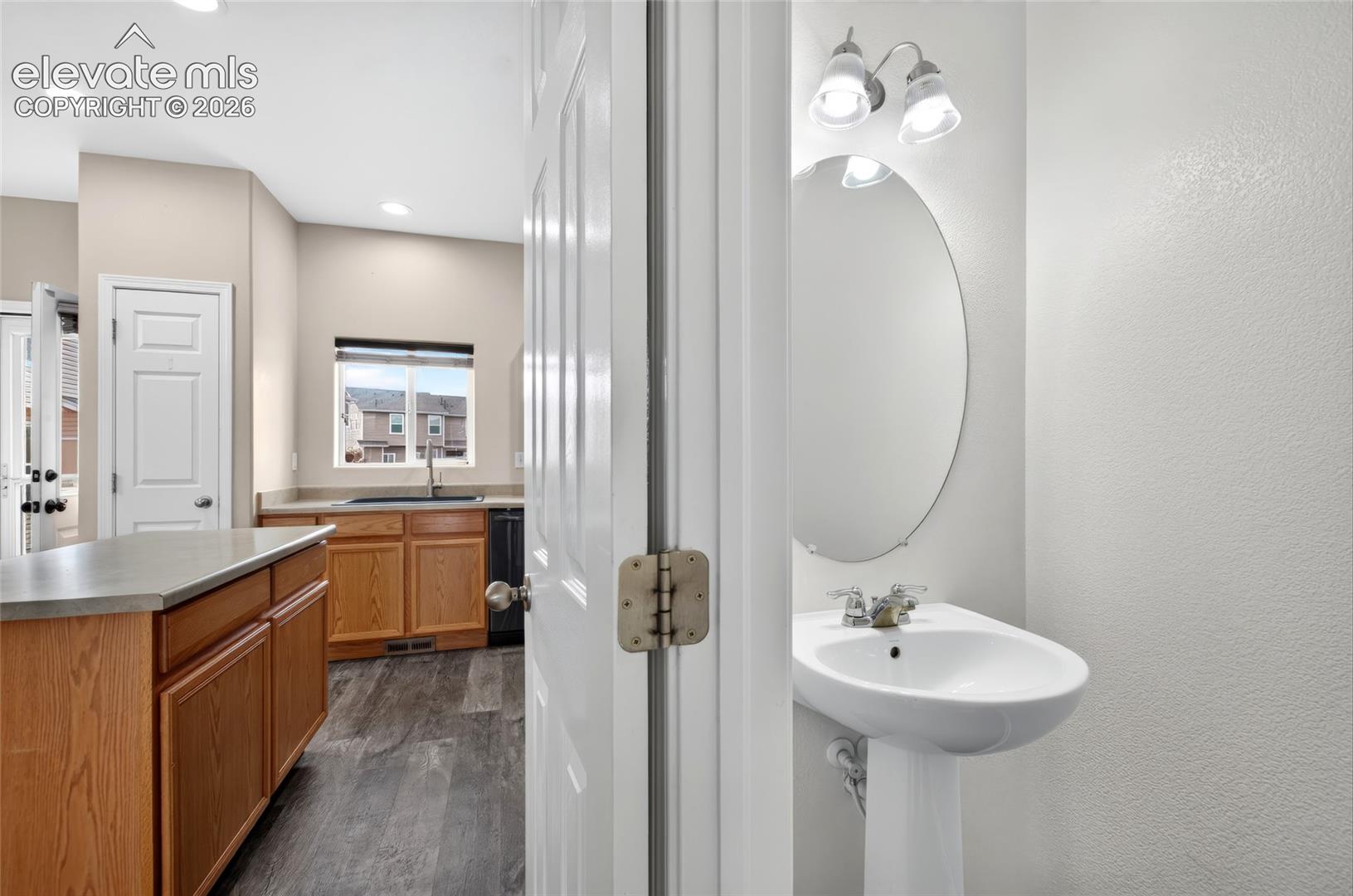 Listing photo 12 for 10576 Wells Point