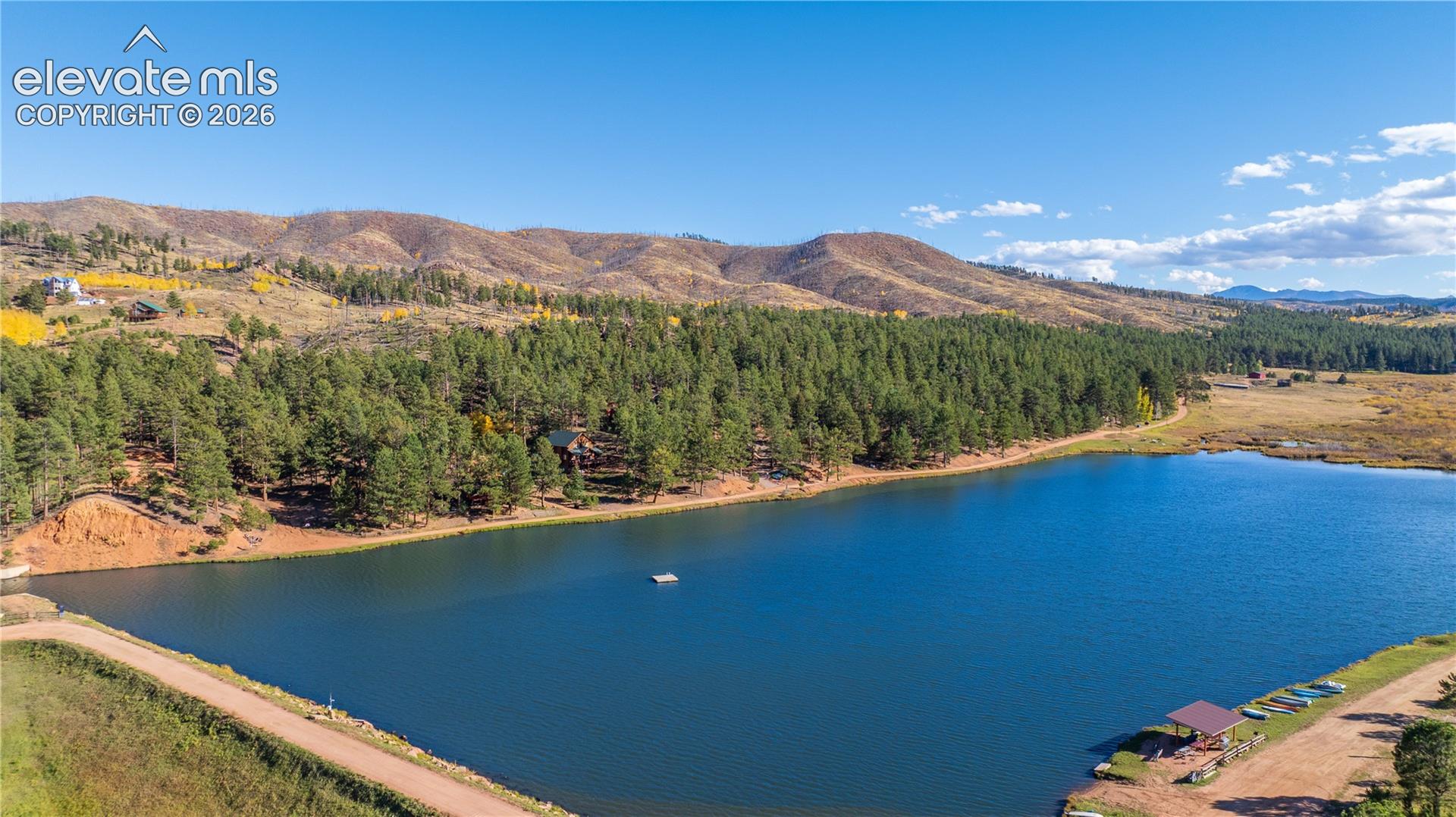 Listing photo 2 for 15970 Willow Way