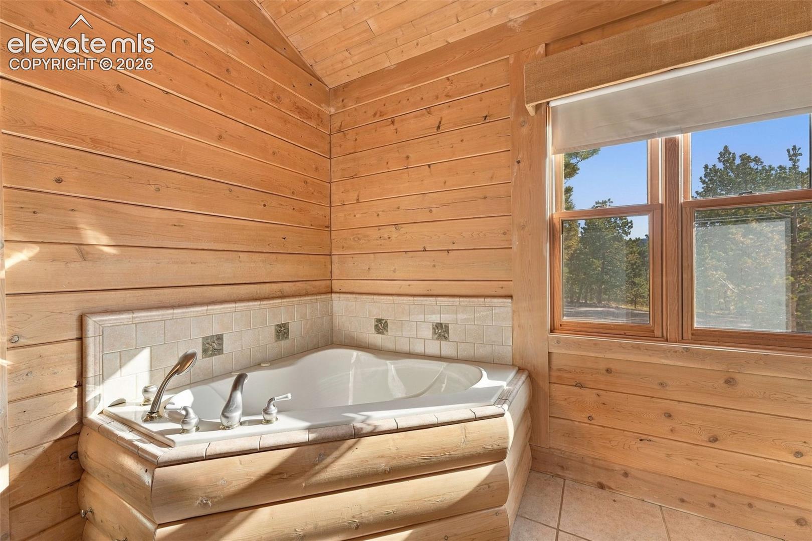 Listing photo 18 for 2362 Black Fawn Lane