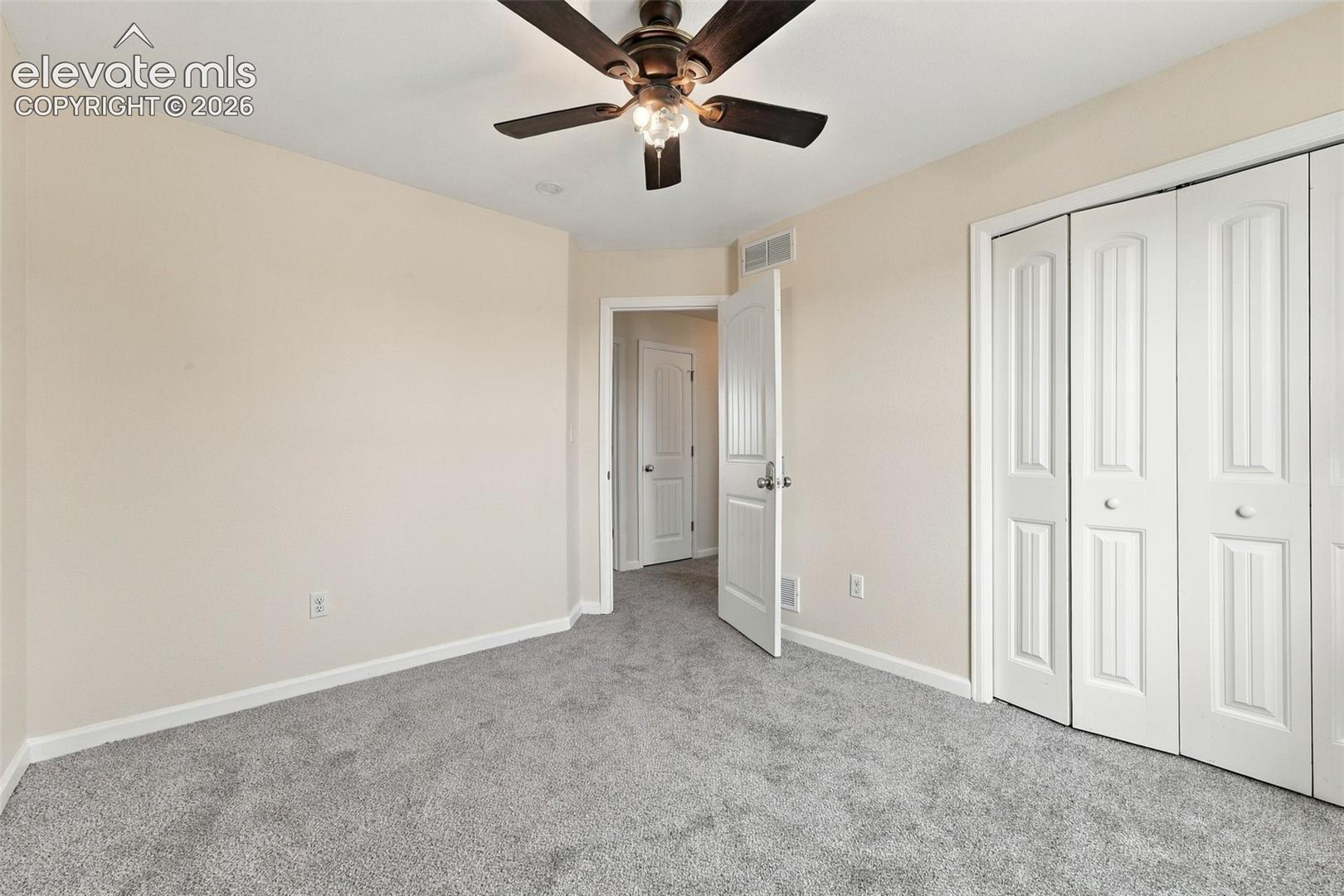 Listing photo 11 for 1385 N Challenger Drive