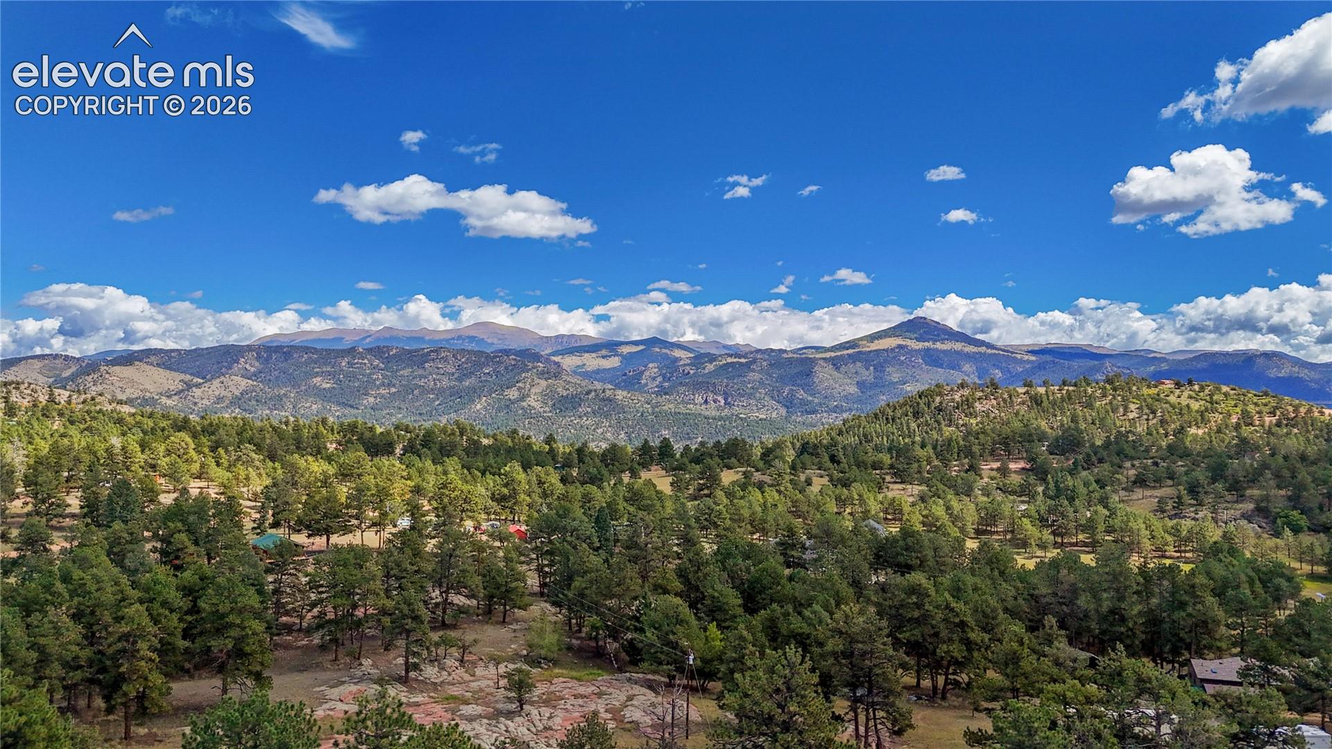 Listing photo 2 for 957 Arapahoe Drive