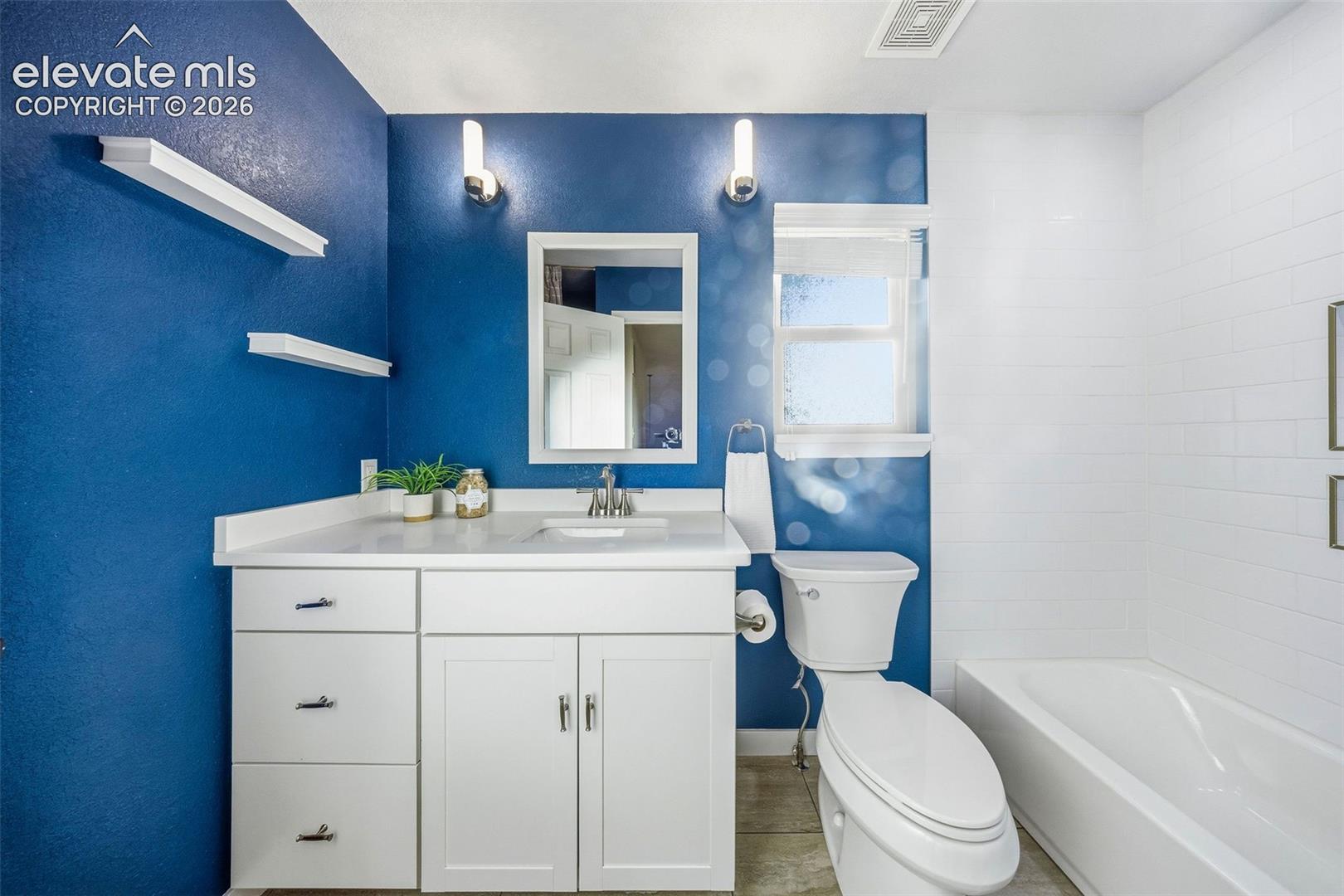 Listing photo 32 for 6120 Moorfield Avenue