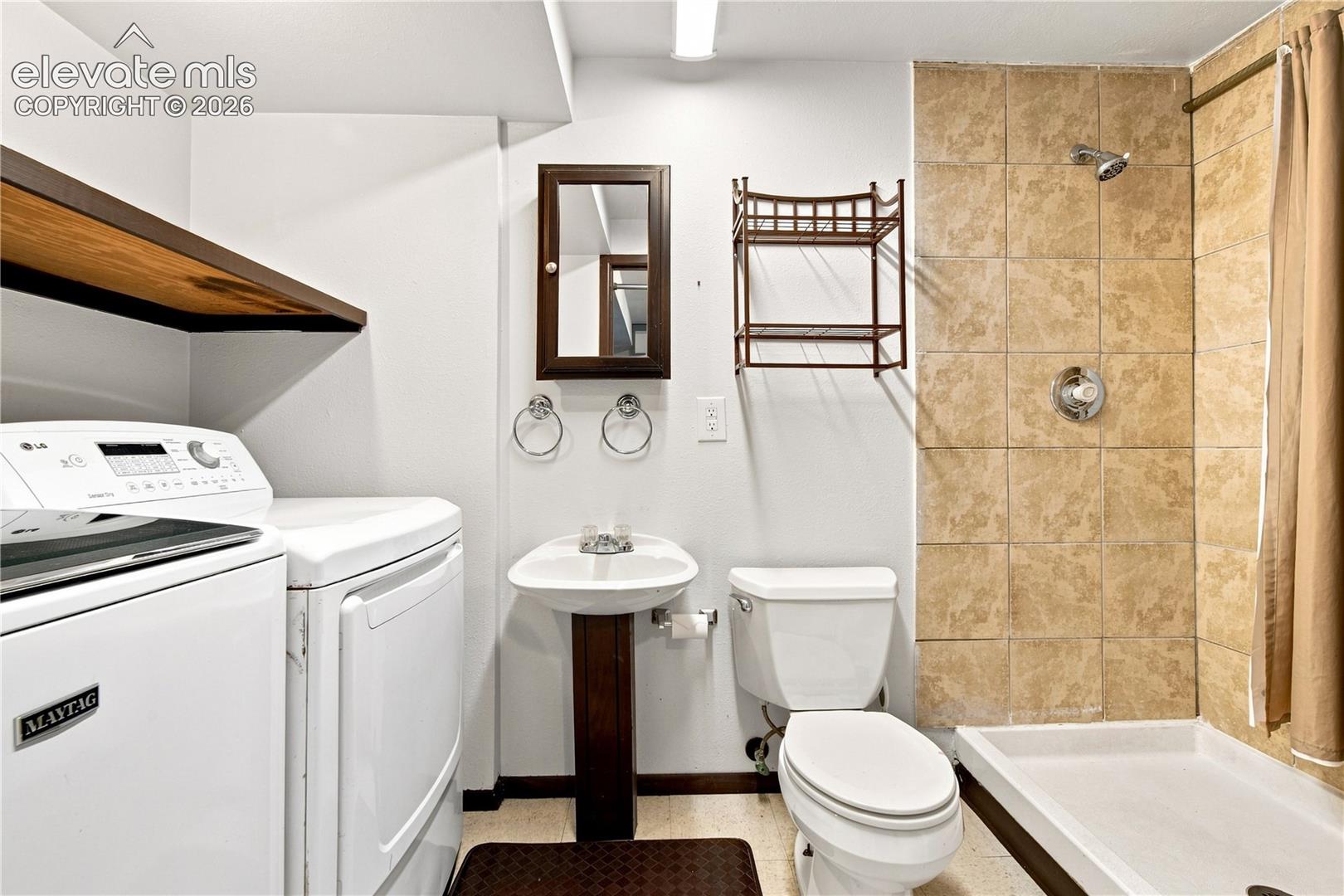 Listing photo 25 for 540 Starlite Drive
