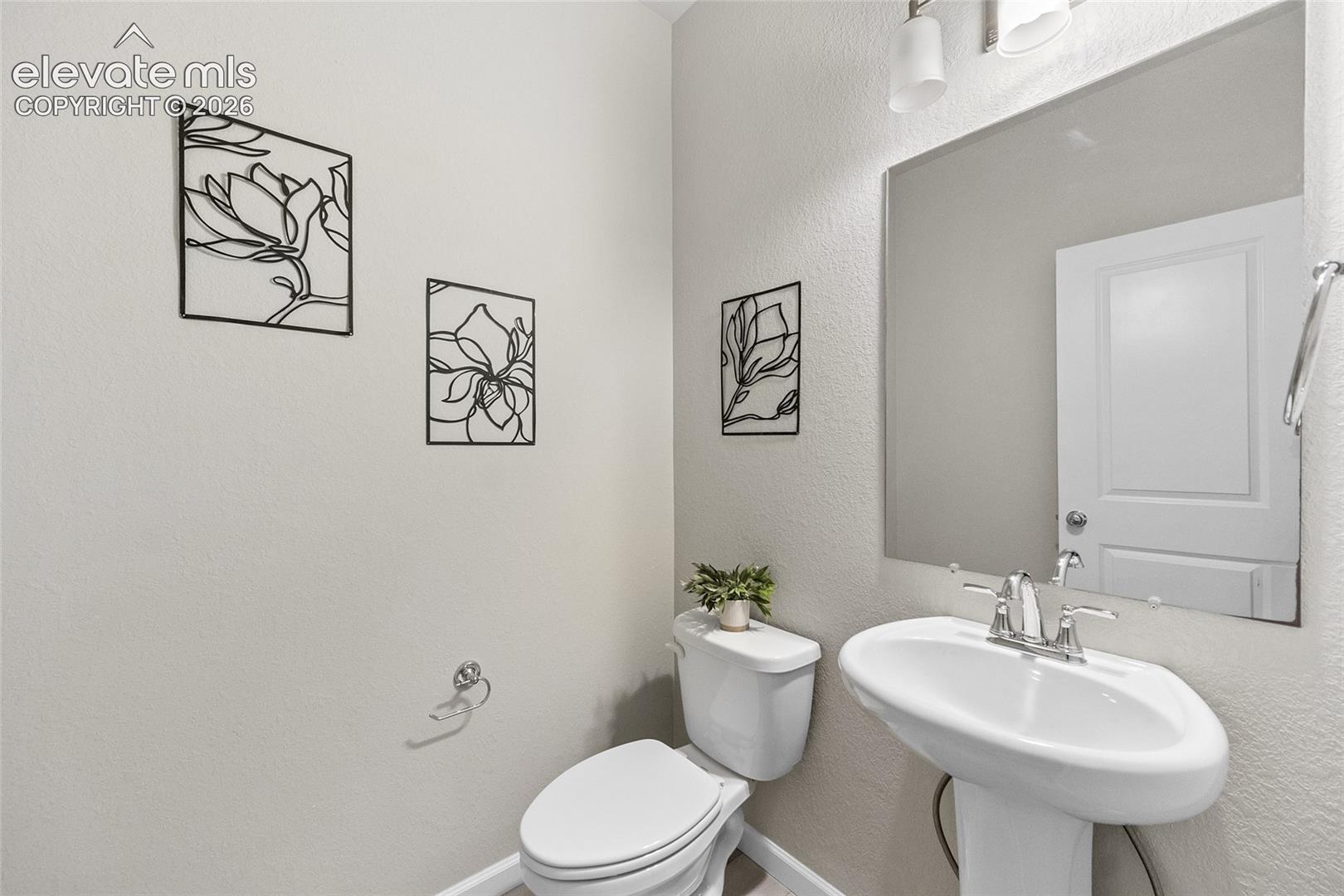 Listing photo 8 for 16362 Rustlers Range Point
