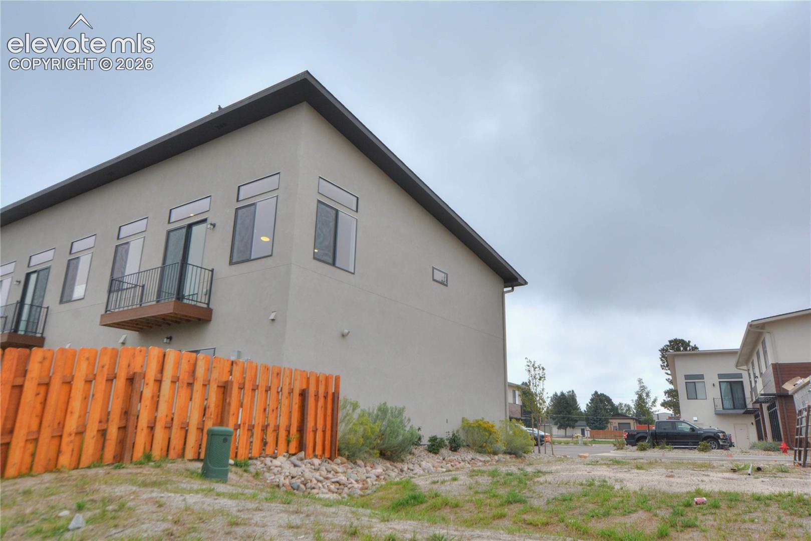 Listing photo 5 for 241 Front Street 101