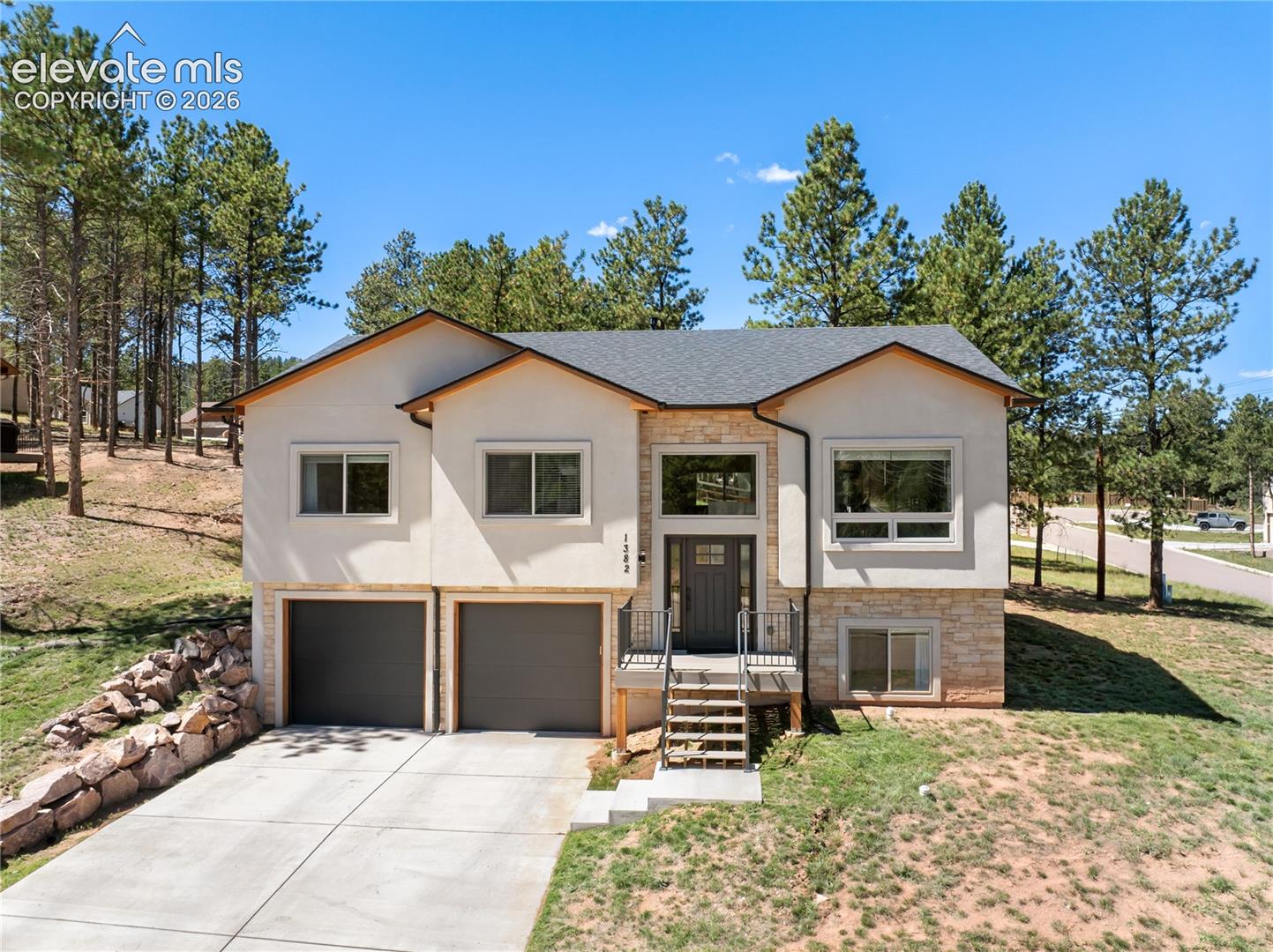1382 Ridgestone Drive โ listing photo
