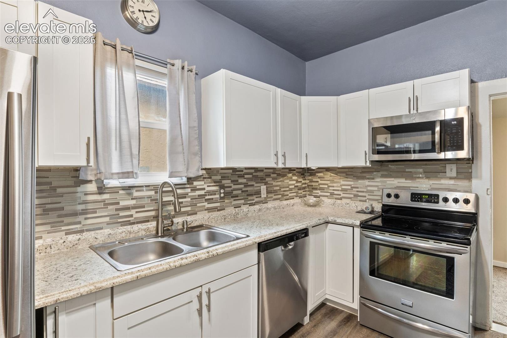 Listing photo 10 for 1418 Spruce Street