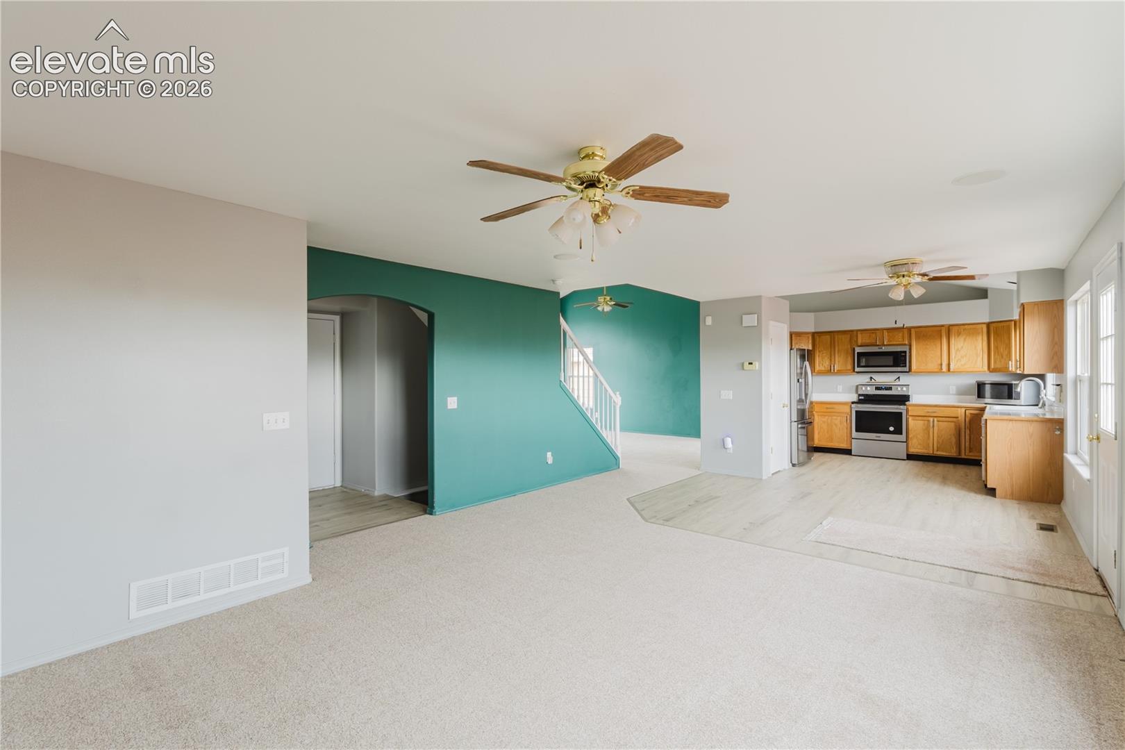 Listing photo 12 for 8156 Oliver Road