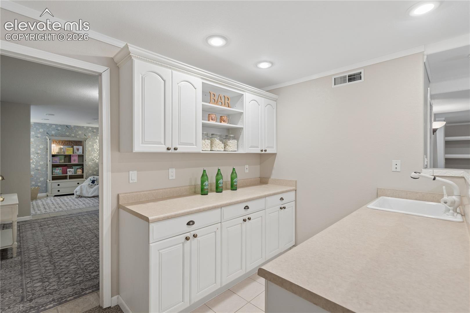 Listing photo 37 for 2285 Vanreen Drive