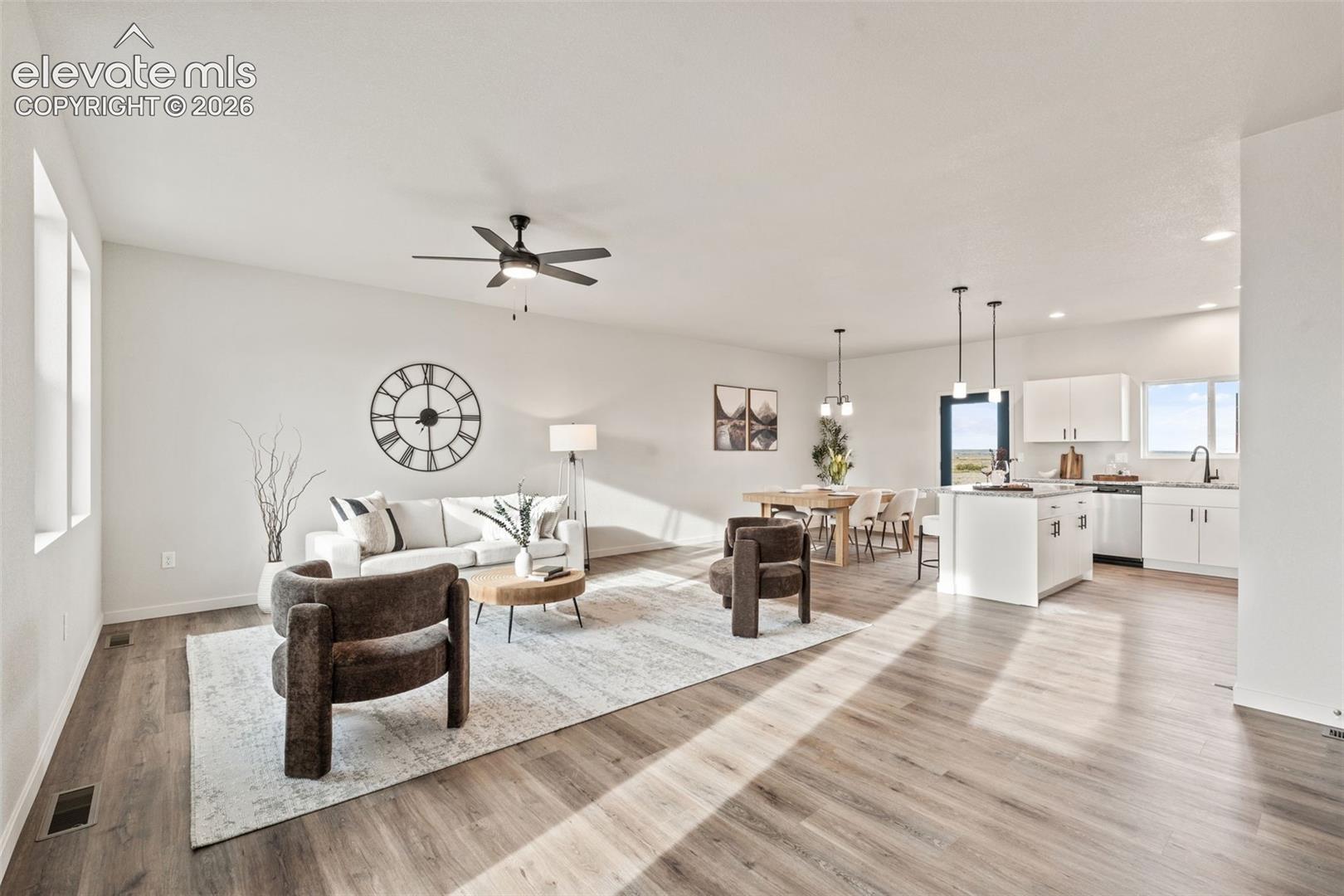 Listing photo 6 for 280 S Meriweather Drive