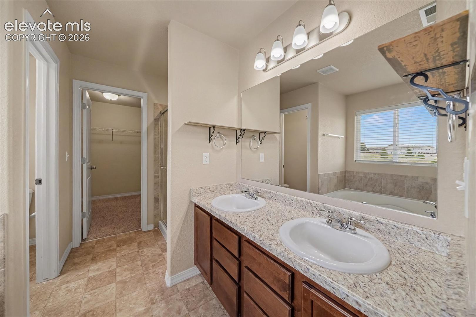 Listing photo 18 for 7444 Primavera Lane