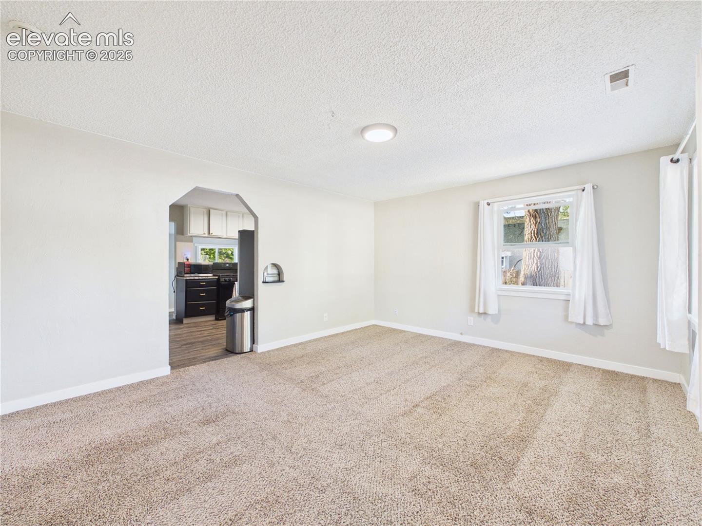 Listing photo 4 for 1530 N Norwood Avenue