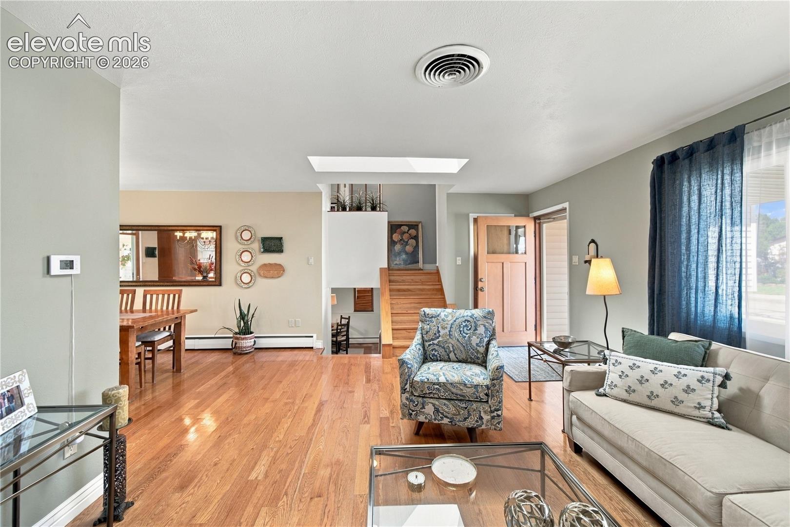 Listing photo 5 for 82 Amherst Avenue