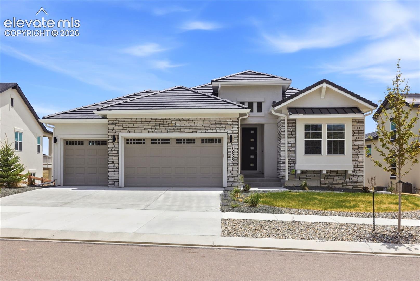 Listing photo 2 for 12323 Mionetto Court