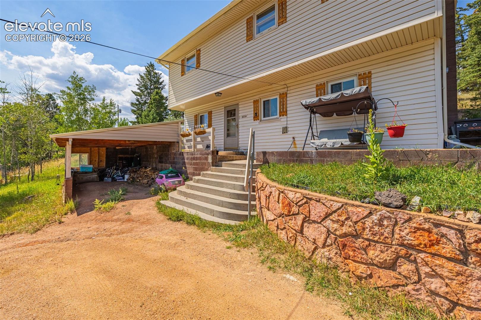 Listing photo 5 for 1030 Woodland Avenue