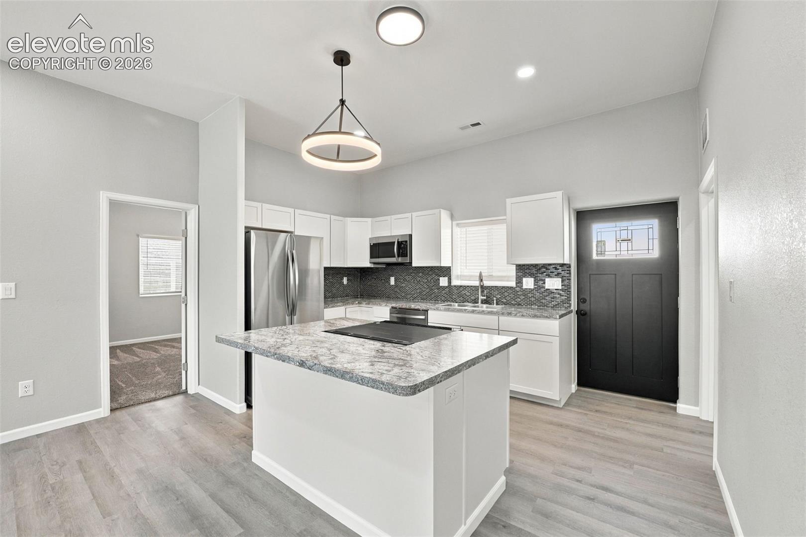 Listing photo 8 for 2200 Lewis Avenue