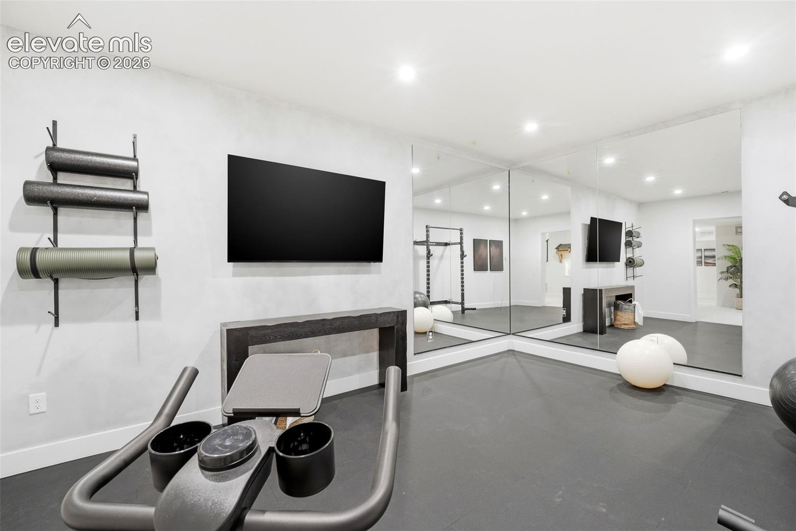 Listing photo 32 for 15390 Sandbagger Drive