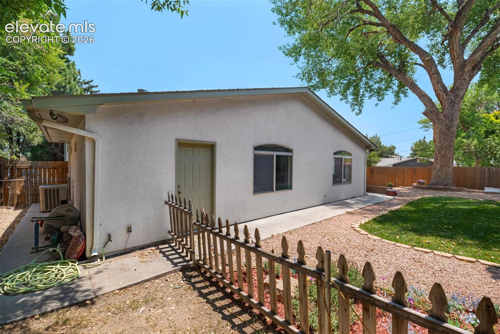 Listing photo 32 for 2935 Country Club Drive